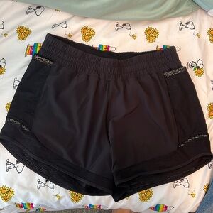 Lululemon hotty hot shorts sz 8 black